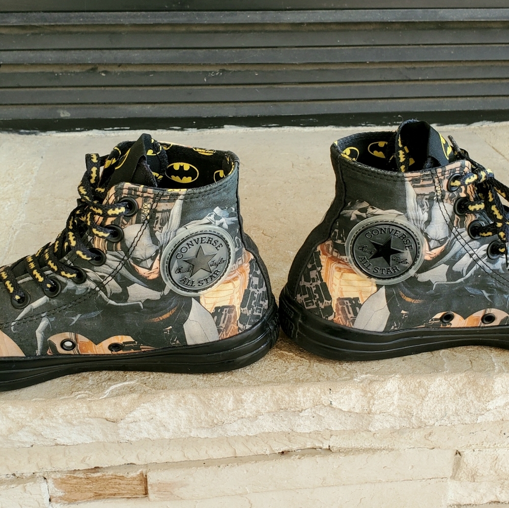Converse Chuck Taylor All Star RARE Batman DC Comics High Tops Men 6.5 W… - Picture 4 of 10